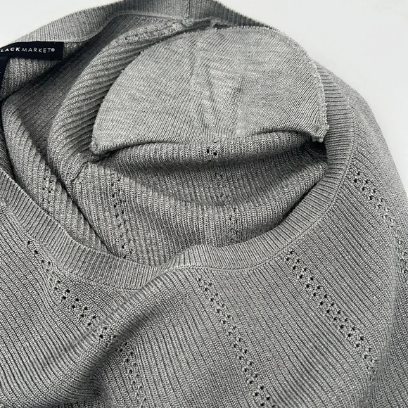 WHBM Gray Long Sleeve Pointelle Knit, Sweater w/ Shoulder Pads Women’s Size M - Picture 13 of 13